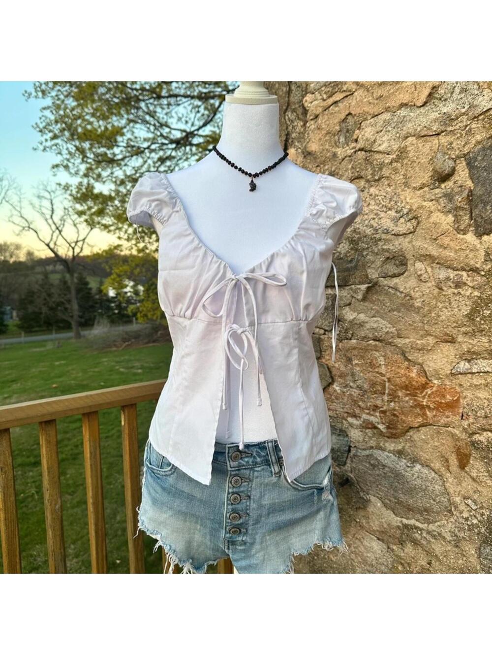 Tie Front Top Size L